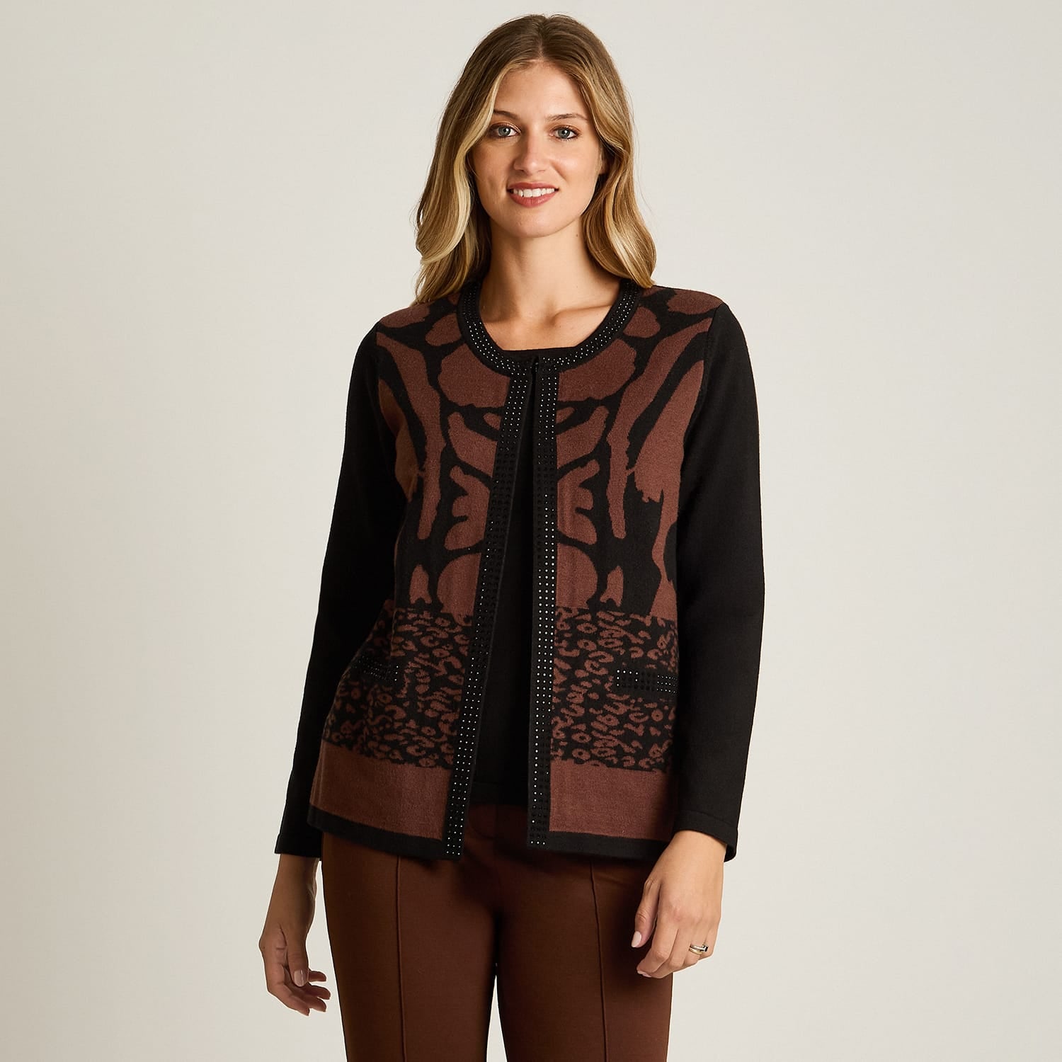 Sweater Cafe Manga Larga Elasticidad Media Sin Forro Calce Normal Tela Tejido